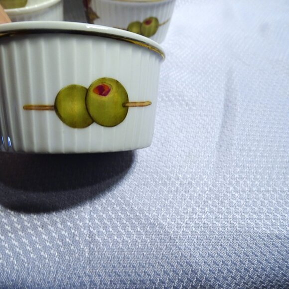 Royal Worcester Evesham Berries and Olives Ramekins set of 6 - Picture 5 of 7